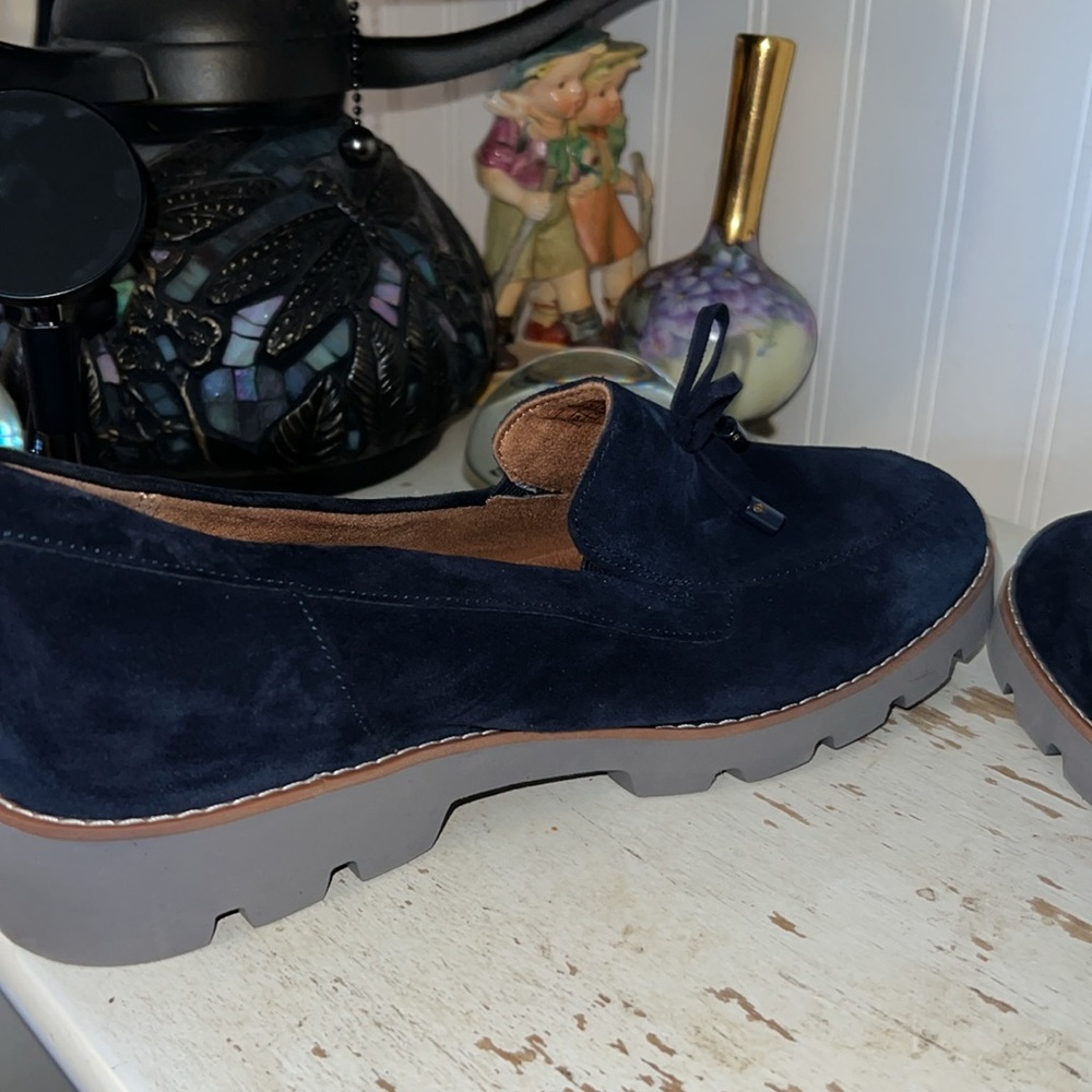 NWOT Vionic charm Finley blue suede loafers Women's Navy Suede size 9 - Picture 5 of 7